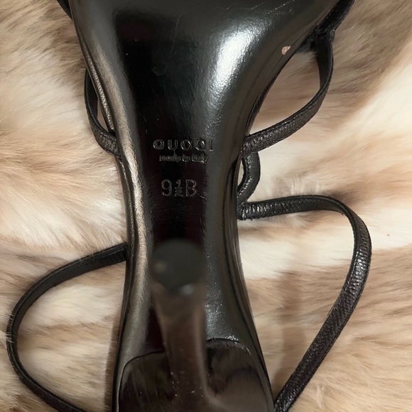 Stunning and ultra sexy Gucci black stiletto snakeskin sandals. - Picture 5 of 5